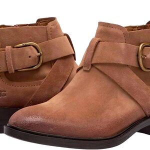 Women's UGG Wylma Waterproof Bootie Size: 5.5